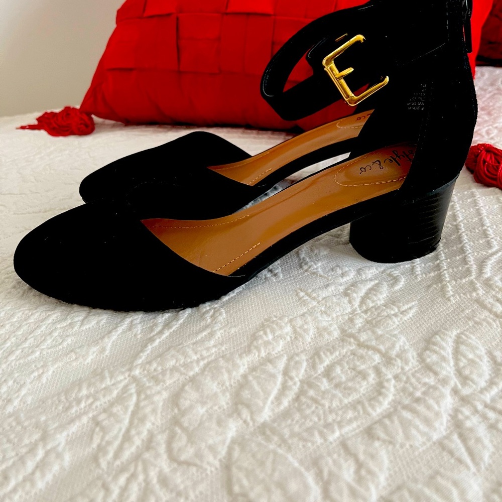 Women’s suede shoes